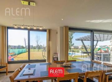 Casa · 1000m² · 5 Ambientes · 1 Cochera · Casa en Venta en Terralagos Canning