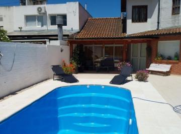 Casa · 130m² · 4 Ambientes · 3 Cocheras · Casa de 4 Amb. Parque Luro