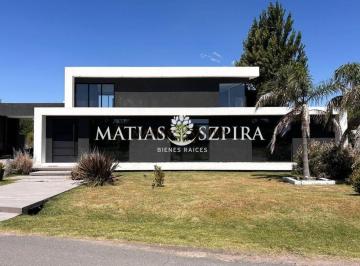 Casa · 340m² · 5 Ambientes · 4 Cocheras · Casa en Venta en Haras San Pablo