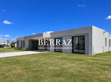 Casa · 259m² · 5 Ambientes · 2 Cocheras · Casa Venta 3 Dorm. Barrio El Naudir Lote de 1114.82 m² Escobar