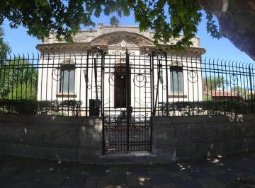 Casa · 200m² · 5 Ambientes · Capitan Sarmiento - Casona Señorial - Unica - Centrica