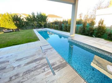 Casa · 450m² · 5 Ambientes · Casa - Fincas de Hudson