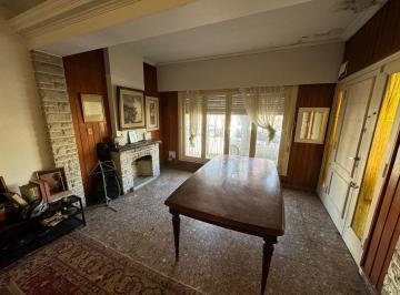 Casa · 170m² · 4 Ambientes · 1 Cochera · Amplia Casa con Muy Buen Jardín en Olivos