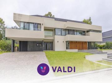 Casa · 995m² · 8 Ambientes · Casa en Venta - Barrio Saint Thomas Oeste, Canning