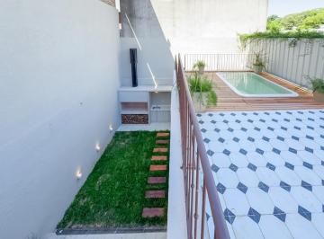 Casa · 225m² · 5 Ambientes · Casa 4 Dorm., Patio y Terraza, Pileta, Cochera, Abasto