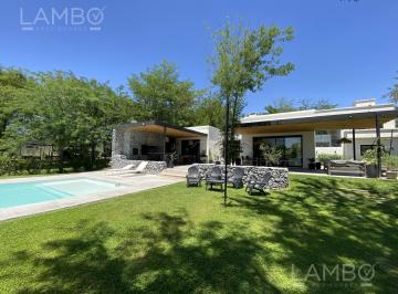 Casa · 344m² · 7 Ambientes · 2 Cocheras · Venta - Casa - Estancias del Pilar - Golf
