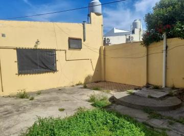 Casa · 130m² · 6 Ambientes · 2 Cocheras · Casas en Venta - 4 Dorm. 2 Baños - 337.5 m² - Berisso