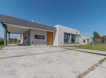 Casa · 800m² · 4 Ambientes · 2 Cocheras · Casa en Venta Countries/b. Cerrado (San Vicente) Santo Domingo 4 Dorm. Galería Pileta Parrilla