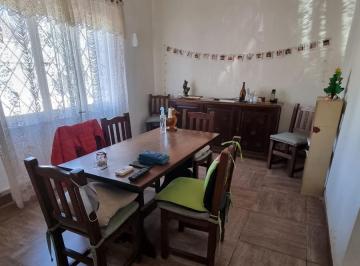 PH · 60m² · 3 Ambientes · PH Independiente en Victoria con Jardín