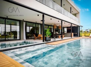 Casa · 410m² · 6 Ambientes · Moderna Casa en Barrio Privado Casonas del Haras