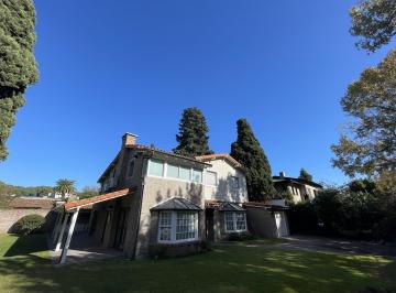 Casa de 7 ambientes, San Isidro · Espectacular Casa Estilo Clásico – Impecable –refaccionada a Nuevo en 2011