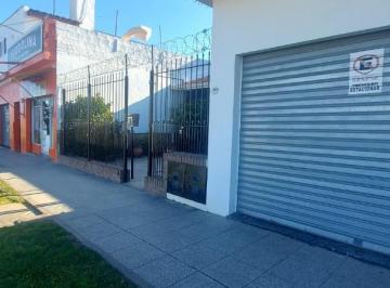 Casa · 140m² · 5 Ambientes · 1 Cochera · Casa + Departamento + Local