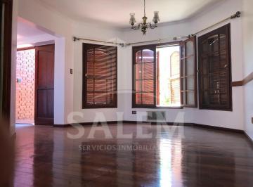 Casa · 218m² · 8 Ambientes · 2 Cocheras · Venta de Casa de 4 Dorm. C/ Cochera 280 m² Cubiertos - en Área Centro Oeste