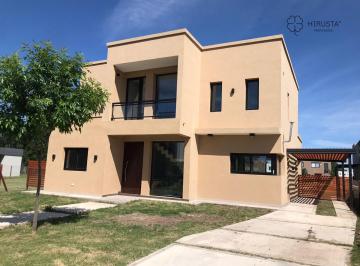 Casa de 5 ambientes, Pilar · Casa en Venta Lagoon Pilar 4 Dorm.