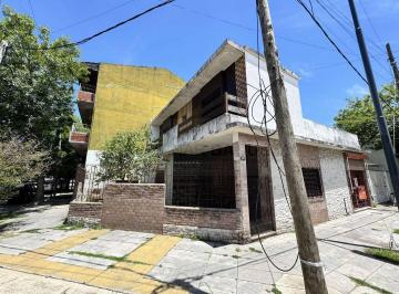 QBM-QBM-840_2 · Venta de Casa con Patio y Terraza en Pompeya