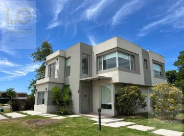 Casa · 800m² · 6 Ambientes · 2 Cocheras · Casa en Venta en Greenville Polo Resort