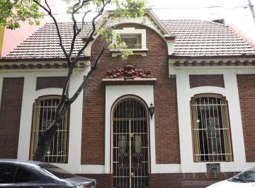Casa · 215m² · 5 Ambientes · 1 Cochera · Casa 4 Dorm. Dep Coch Terraza Parrilla Patio Venta Colegiales