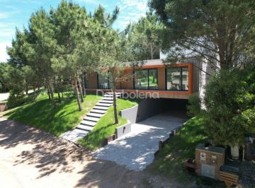 Casa · 236m² · 5 Ambientes · 2 Cocheras · Casa en Venta en Residencial 2, Costa Esmeralda, Costa Atlántica