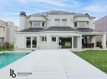 Casa · 500m² · 5 Ambientes · 3 Cocheras · Casa en Tierras del Mar