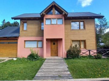 Casa · 183m² · 7 Ambientes · 1 Cochera · Casa en La Colina, Bariloche