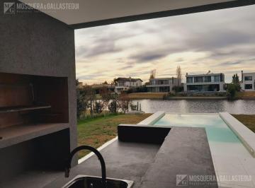 Casa · 260m² · 6 Ambientes · 6 Cocheras · Rebajada! Naudir. Casa Al Rio! Excelente Calidad y Funcionalidad!4 Dorm.. Pileta.