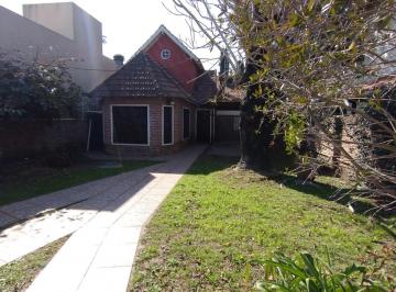 Casa de 4 ambientes, Esteban Echeverría · Casa de 3 Ambientes con Jardín