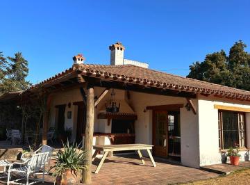 Casa · 5 Ambientes · 2 Cocheras · Casa en Alquiler Temporario