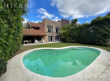Casa · 267m² · 4 Ambientes · 1 Cochera · Casa en Venta en Punta Chica, San Fernando.