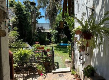 Casa · 316m² · 1 Cochera · Casa con Local, Cochera y Jardin en Villa Santa Rita