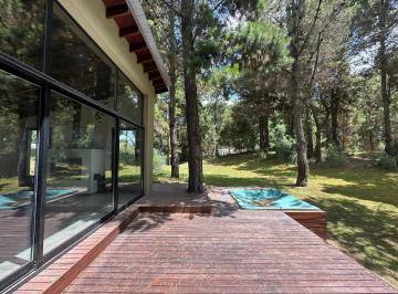 Casa · 215m² · 6 Ambientes · 2 Cocheras · Venta Casa 6 Ambientes en Costa Esmeralda Barrio Deportivo II