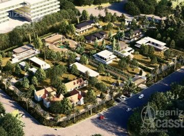 Terreno · 636m² · Casa de 636 m² Cubiertos Para Reciclar Sobre 2.300 m² de Terreno en Venta Parada 20 Playa Brava