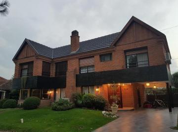 Casa · 310m² · 6 Ambientes · Casa Chalet en Venta en El Venado I, Esteban Echeverría, G. B. a. Zona Sur