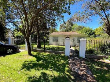 Casa · 80m² · 4 Ambientes · 4 Cocheras · Casa Quinta con Hermoso Parque en Barrio La Union
