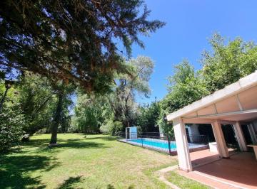 Casa · 80m² · 4 Ambientes · 4 Cocheras · Casa Quinta en Venta con Amplio Parque en La Unión, Ezeiza
