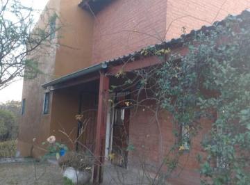Casa · 140m² · 4 Ambientes · Casa Esquina en Venta en Unquillo