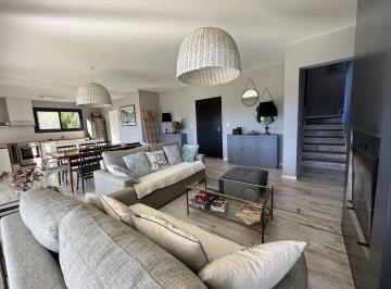 Casa · 178m² · 5 Ambientes · Casa en Alquiler - Golf 2 Lote 416 de Costa Esmeralda - Fondo a La Cancha de Golf - Dos Plantas
