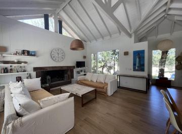 Casa · 212m² · 6 Ambientes · 1 Cochera · Casa en Alquiler - Golf 2 Lote 296 de Costa Esmeralda - Fondo a La Cancha de Golf