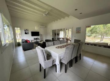 Casa · 154m² · 6 Ambientes · Casa en Venta - Golf 2 Lote 660 - Costa Esmeralda - Fondo Al Boulevard