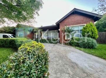 Casa · 274m² · 6 Ambientes · 2 Cocheras · Casa en Venta Lote Interno, Pileta, San Marco Villanueva, Tigre