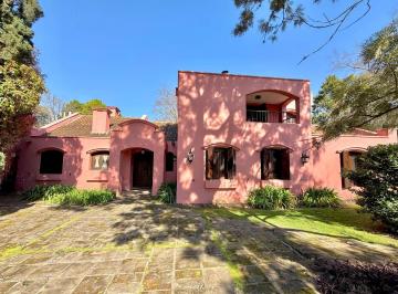Casa de 8 ambientes, Luján · Oportunidad