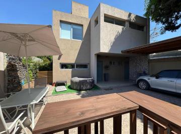 Casa · 120m² · 4 Ambientes · 2 Cocheras · Casa en Venta - 3 Dorm. 3 Baños - Cochera - 170 m² - Pilar