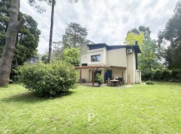 Casa · 122m² · 4 Ambientes · Chalet de 4 Ambientes en El Bosque Peralta Ramos