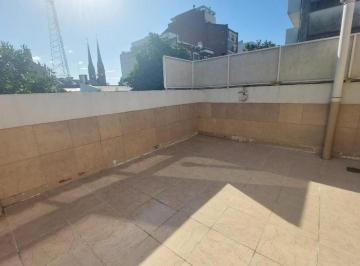 Casa · 120m² · 4 Ambientes · 1 Cochera · Hermoso Triplex en Caballito con Cochera