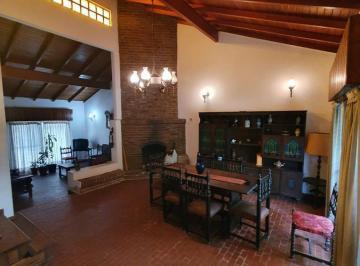 Casa · 186m² · 3 Ambientes · 1 Cochera · Casa en Venta - 2 Dorm. 2 Baños - Patio Parrilla - 600 m² - Manuel B Gonnet