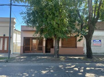 Casa de 4 ambientes, Luján · Casa Centrica Sobre Mitre!