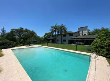 Casa de 4 ambientes, Córdoba · B° La Carolina - Venta Única Casa 3 Dorm + Gran Jardín Piscina y Vista Sierras