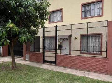 Casa · 170m² · 4 Ambientes · 2 Cocheras · Casa Mas Depto 2 Amb Moreno Centro Zona Oeste