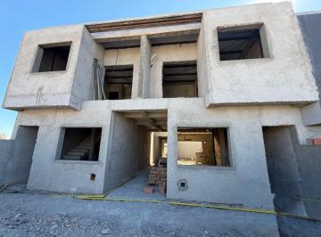 Casa · 85m² · 4 Ambientes · 1 Cochera · Venta en Pozo Duplex 2 Dorm., Norma Fontenla - Barrio Terrazas del Neuquen