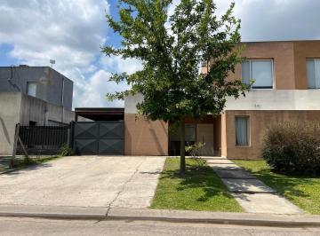 Casa · 100m² · 4 Ambientes · 2 Cocheras · Venta Casa en Casas de Santa Maria - Villanueva - Tigre