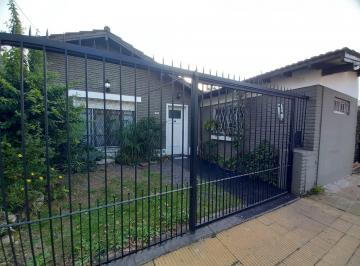 Casa de 4 ambientes, Morón · Casa de 4 Ambientes con Jardin en Castelar